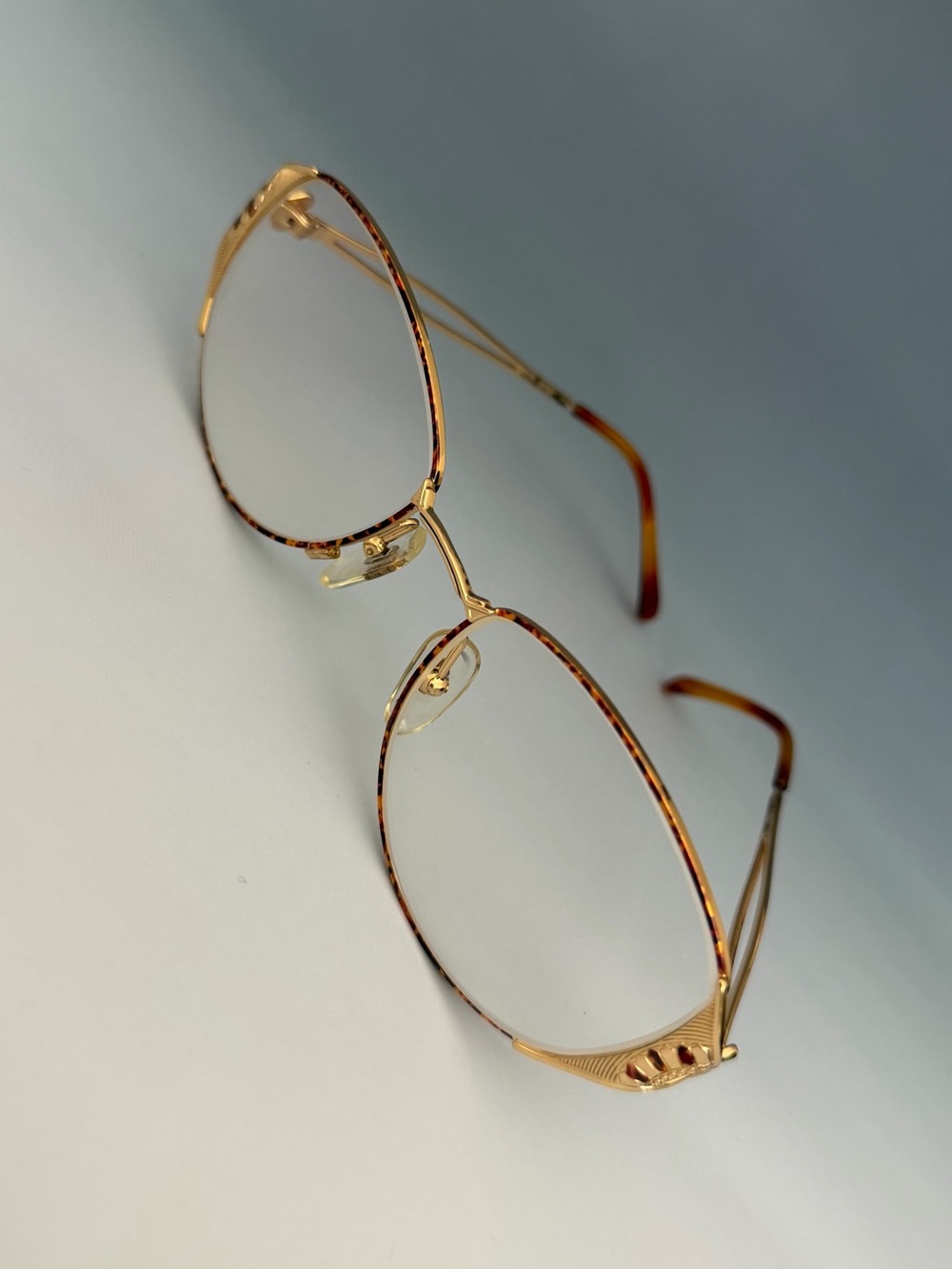 vintage VENTURA gold-tone and tortoiseshell pattern eyeglasses FRAME